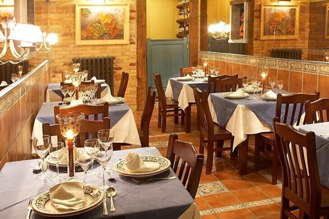 Don Pedro Hotel Aviles Bagian luar foto