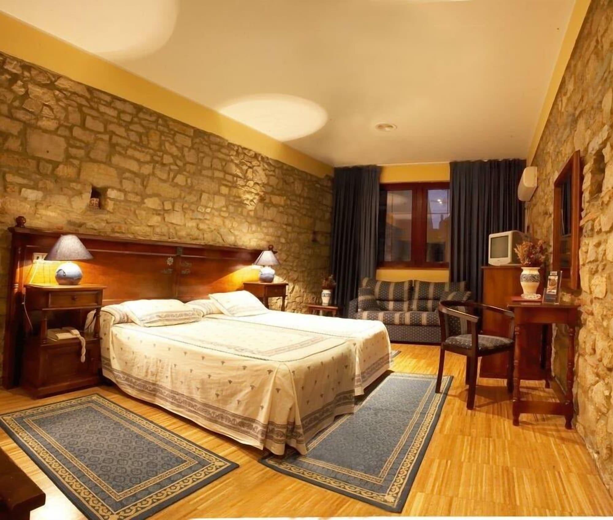 Don Pedro Hotel Aviles Bagian luar foto