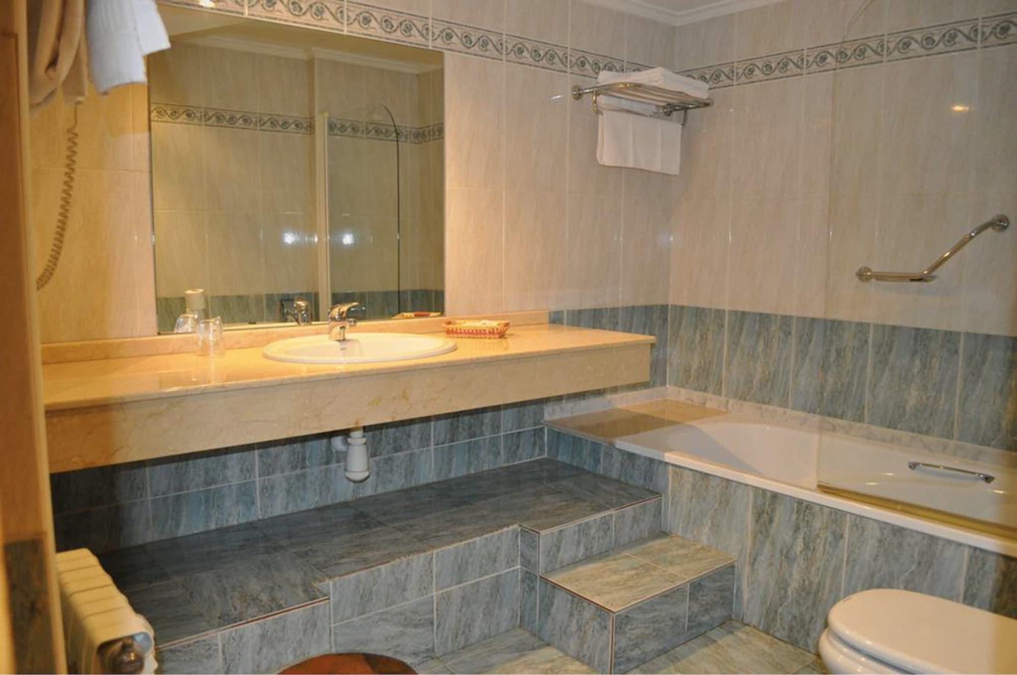 Don Pedro Hotel Aviles Bagian luar foto