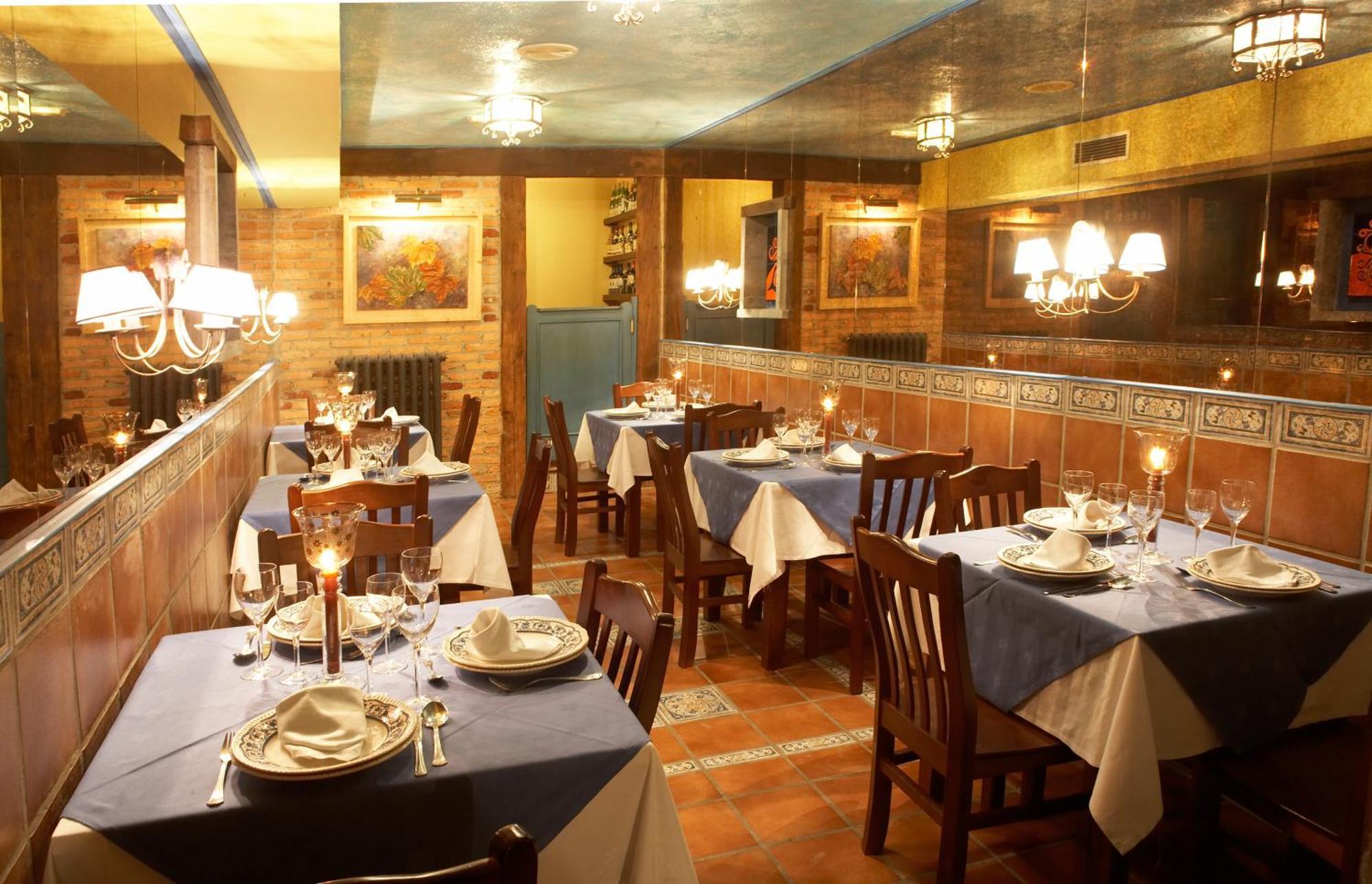 Don Pedro Hotel Aviles Bagian luar foto